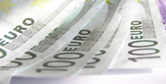 Všem nám. jsou vyvlastňovány úspory. "Pomalu", tempem 100 mld. EUR ročně