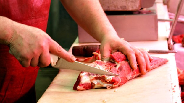 I maso od řezníka může poškodit zdraví