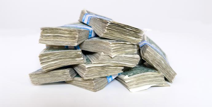 NKÚ: Ministerstva zadávají 62 % zakázek na informační technologie bez soutěže