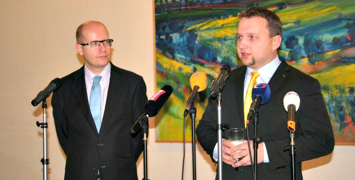 Ministr zemědělství Jurečka zastavil výběrová řízení za stovky milionů