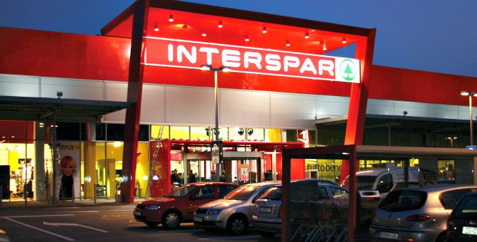 Interspar a Spar v Česku končí, hypermarkety a prodejny prodává Aholdu