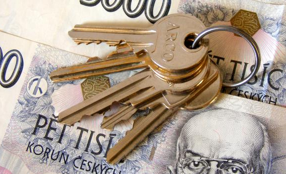 Kam s penězi? Češi sází na nemovitosti