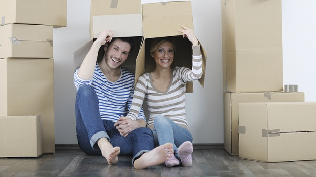 Co čeká realitní makléře? Realitní trh má projít regulací