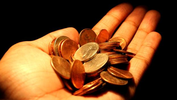 Spořím si na penzi, koupím si za ni za 30 let alespoň rohlík?