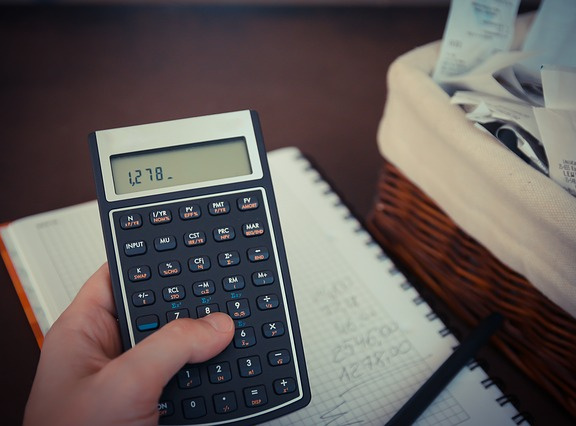 Jak se vyhnout dluhům? Stačí na to selský rozum