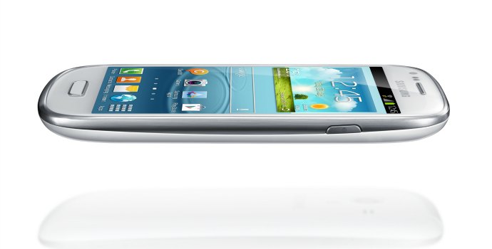 Reklamace nabíječky? Odevzdáte i telefon