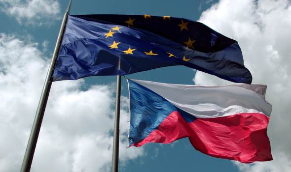 Investoři poprvé platí České republice za to, že nám mohou půjčit