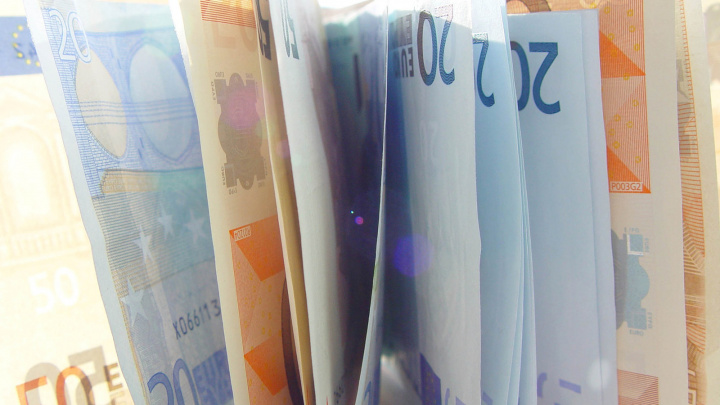 Banky přestaly poskytovat směnárenské služby. U ČSOB ani Raiffeisenbank si už peníze nevyměníte