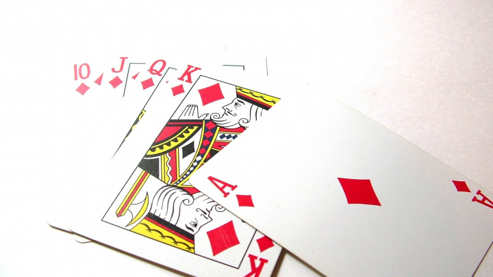 Triky realitních makléřů. Na co dát pozor při  koupi, nebo prodeji nemovitosti?