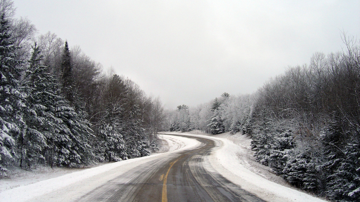 Zasněžené dopravní značky: Kdo nese vinu v případě přestupku?