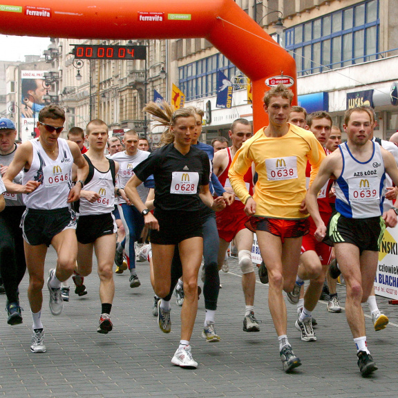 Jsou nápoje pro sportovce a energetické drinky užitečné?
