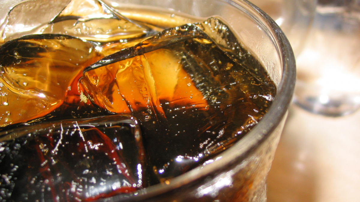 Francouzi zvýšili daň za sladké nápoje, kdo bude následovat?