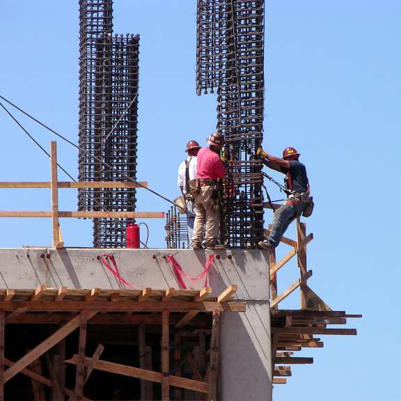 Začnou se stavět sociální a dostupné byty. Kdo získá výhodnější nájem?