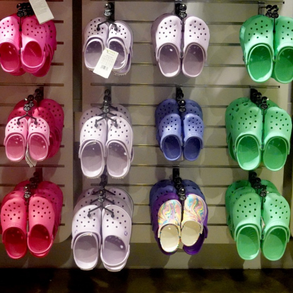 Crocs žaluje výrobce levných kopií svých známých bot