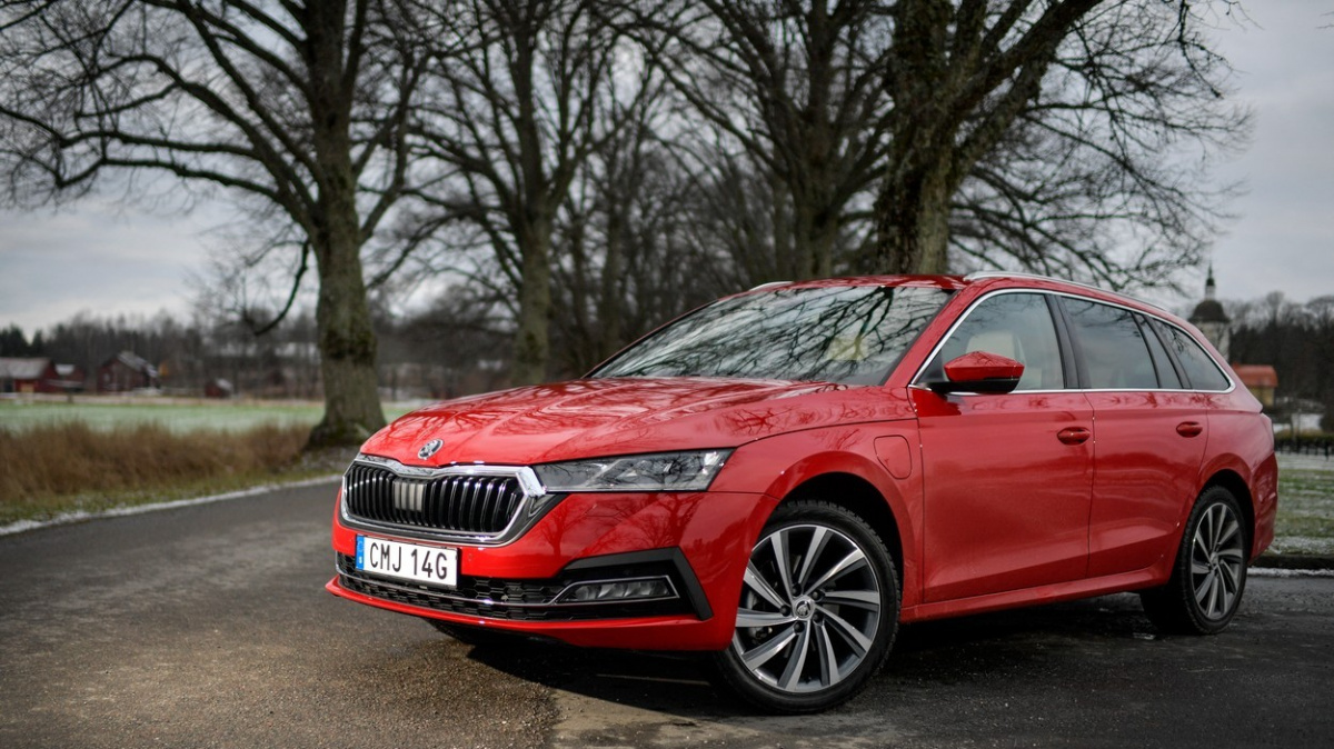 Prodej hybridů se zvojnásobil, u zákazníků vede Škoda Octavia