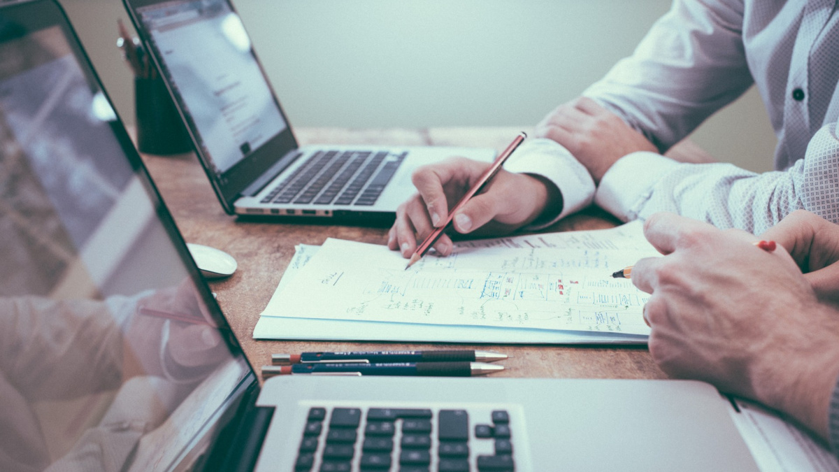 3 tipy, jak efektivně ušetřit v kanceláři