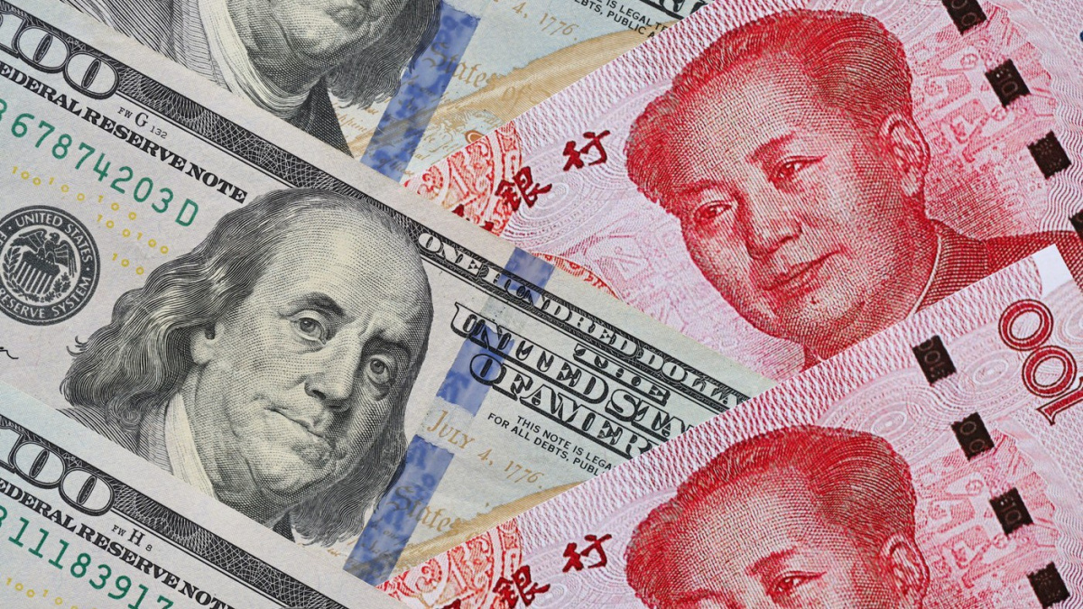 Dolar ztrácí půdu pod nohama: Čínské firmy sahají po jüanu a čekají odvetu Washingtonu