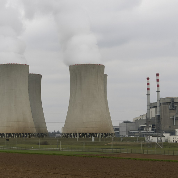 Jaderný kšeft za 400 miliard v ohrožení: Brusel varuje, Korejci pod podezřením, úředníci nestíhají