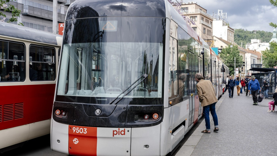 Pražáci se konečně zchladí: Tramvaje dostanou klimatizaci za stovky milionů