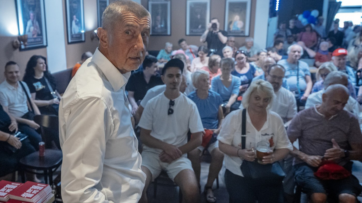 ANO slibuje průměrnou mzdu 58 tisíc. Ekonomové kroutí hlavou