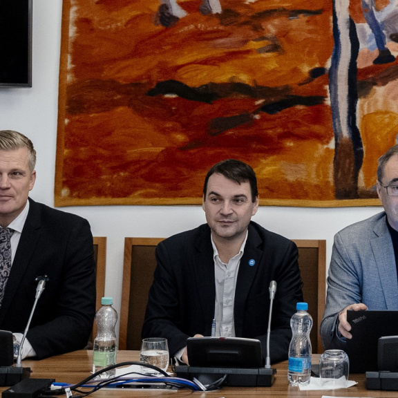 Motoristé plus ANO nerovná se nový rozpočet. Plány stran si odporují