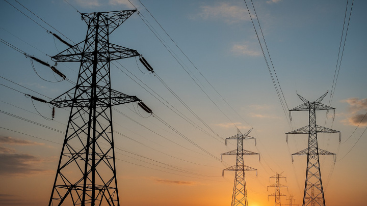 Německo brutálně zlevní elektřinu. Český průmysl se bojí propadu, vláda chystá protiakci