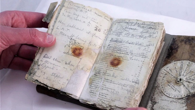 V Antarktidě byl objeven 100 let starý deník polárního fotografa