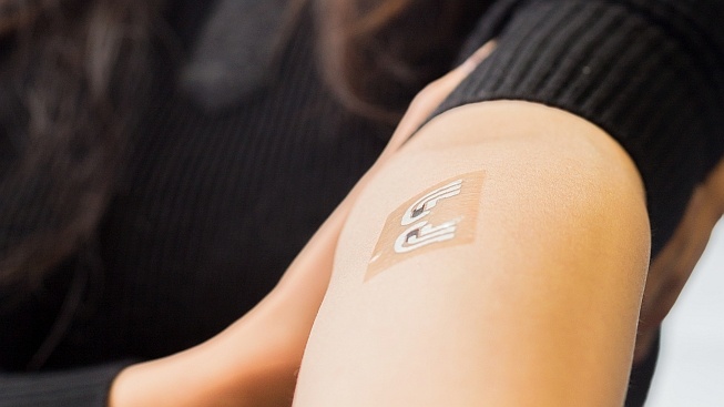 Diabetikům má ulehčit život 'chytré' tetování
