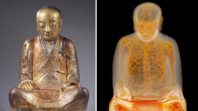 Počítačová tomografie odhalila mumifikovaného mnicha