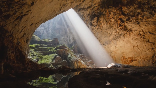Navštivte největší jeskyni světa v úchvatném videu