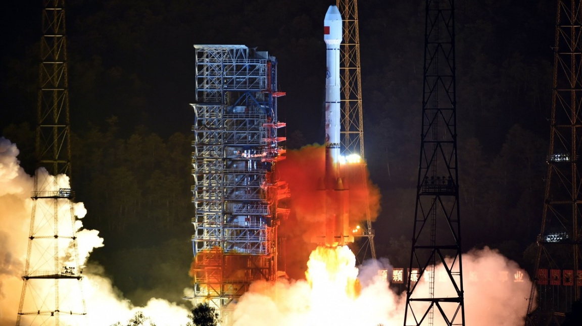 Čína vyslala na oběžnou dráhu dva satelity pro navigační systém Kompas-2