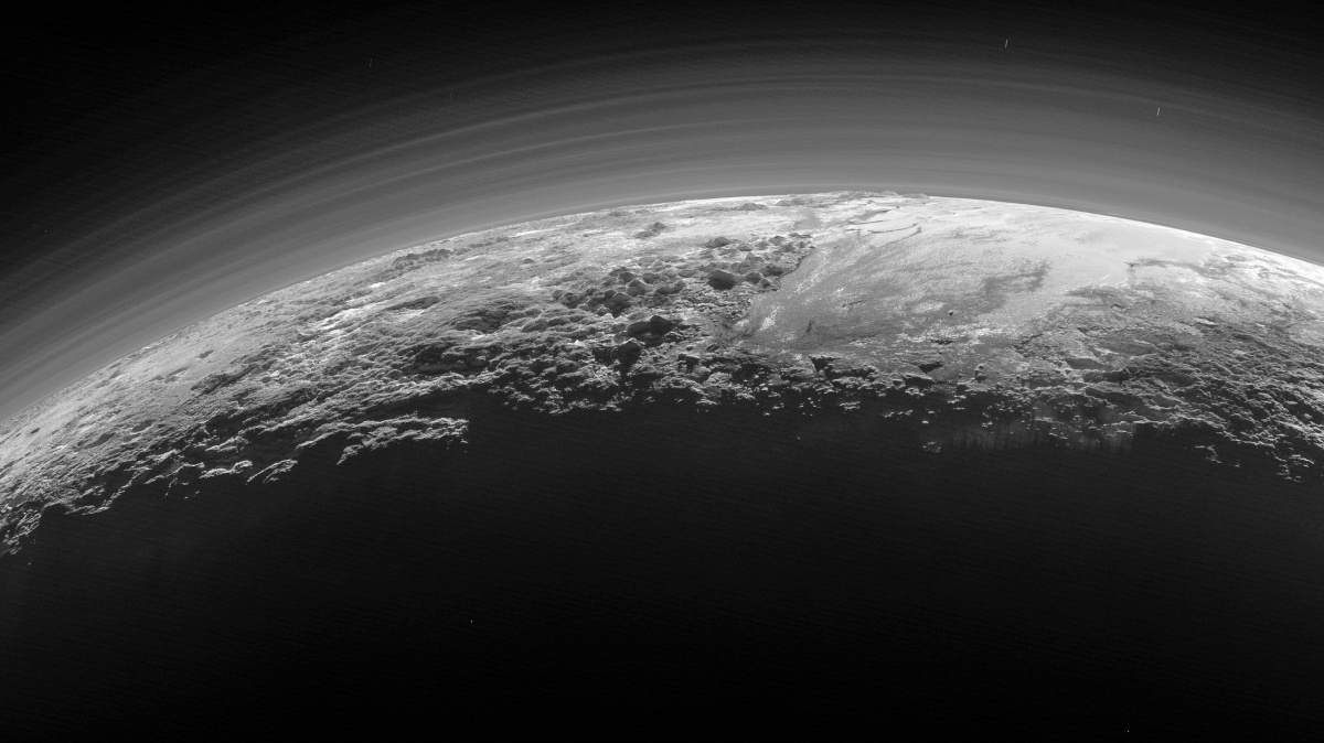 Co zatím víme o Plutu a jeho měsících?