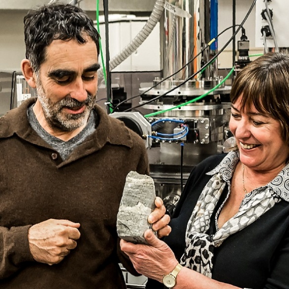 Život na mladé Zemi: Vědci objevili v Grónsku zatím nejstarší zkameněliny