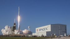 Historický start rakety Falcon 9