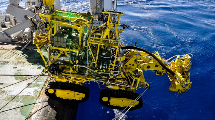 Japonští roboti 'sbírají' tuny zlata z mořského dna. Začne nová éra těžby?