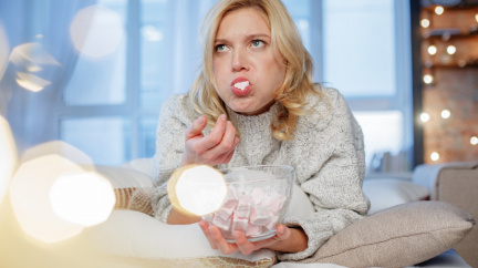 Proč jíme při stresu sladké? Naše tělo čeká útok