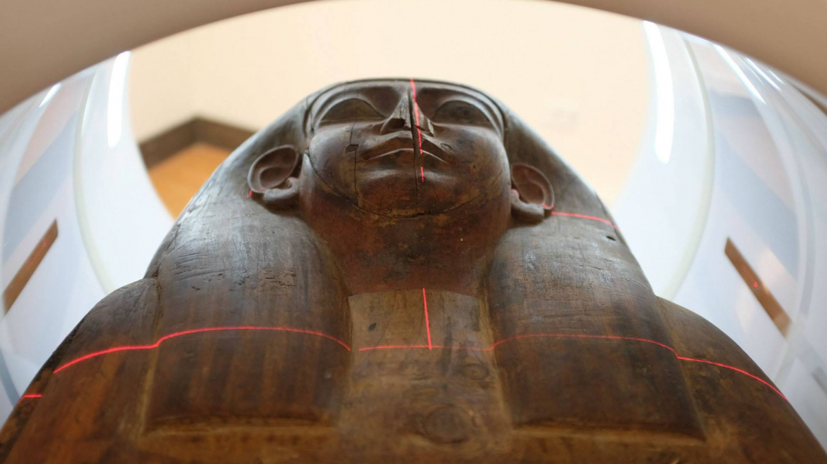 'Prázdný' sarkofág po 150 letech odhalil egyptskou mumii