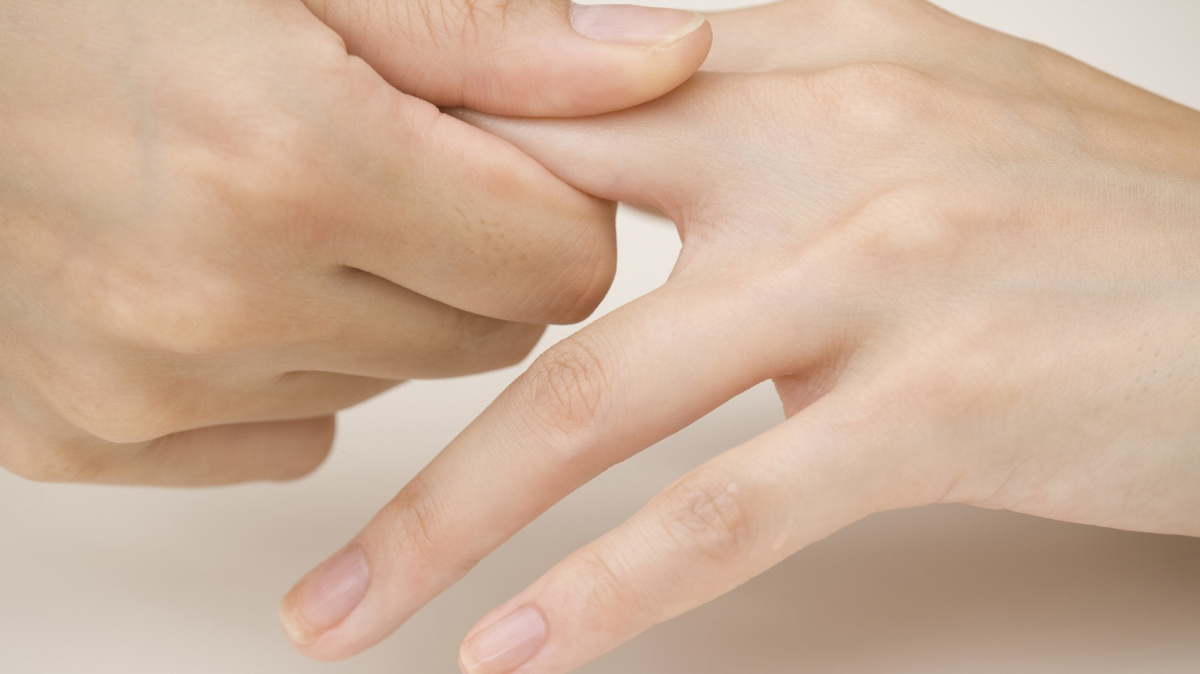 Za nechutný zvuk při prokřupávání kloubů může zhroucení bublin