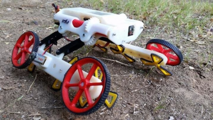 Nový záchranářský robot se umí vetřít i do stísněných prostor