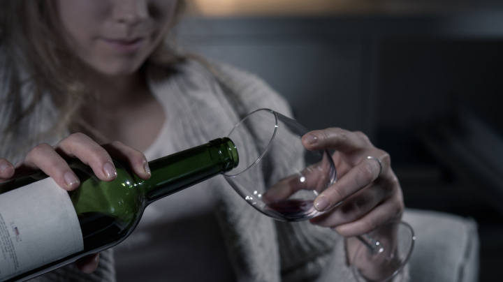 Alkohol popíjený denně škodí i v přiměřených dávkách