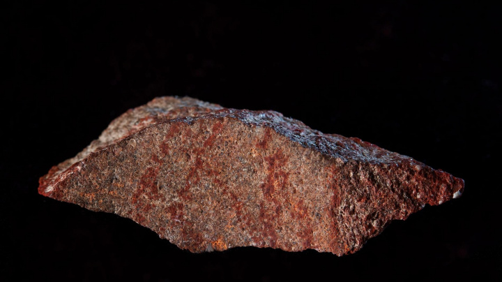Archeologové objevili dosud nejstarší kresbu. Vznikla před 73 tisíci lety