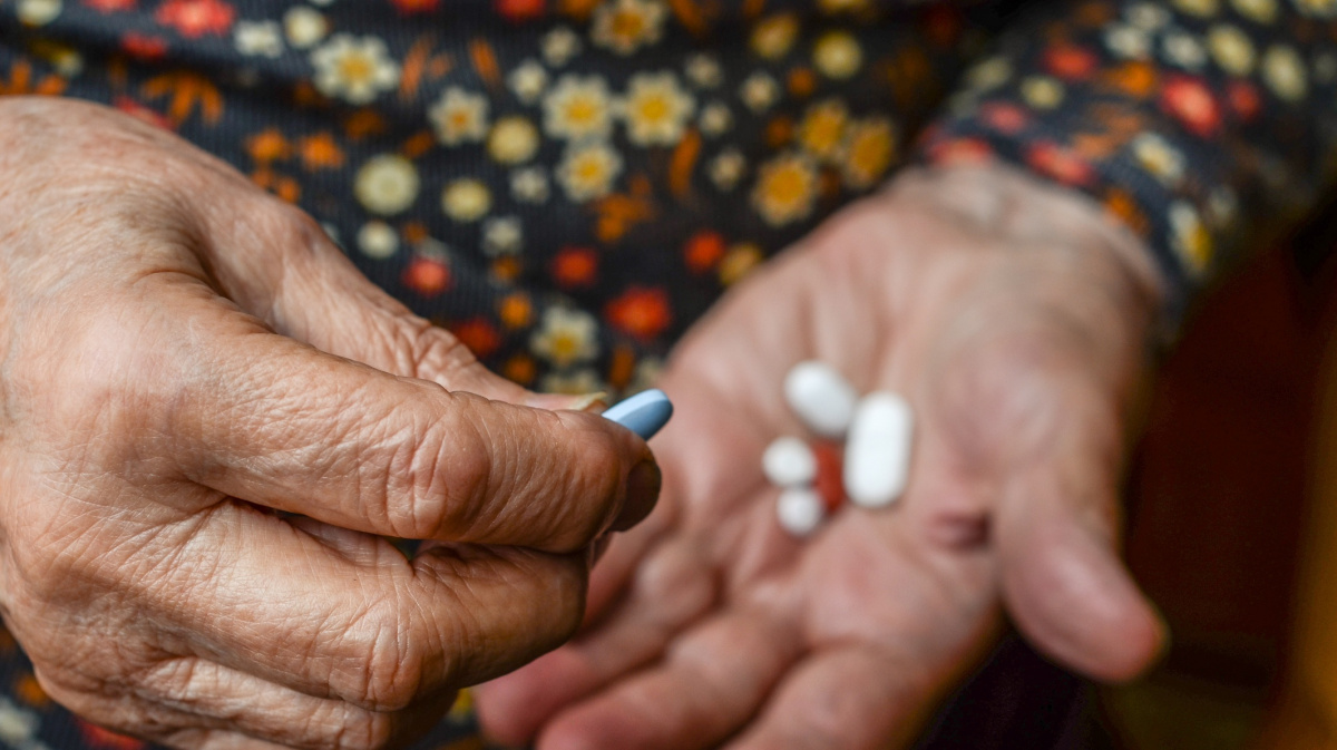 Nová látka může zpomalit stárnutí. Zatím u myší