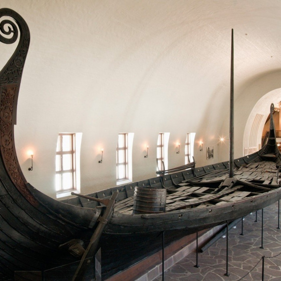 Vikingové možná masově vyráběli dehet. Mohl pomoci jejich dominanci na moři