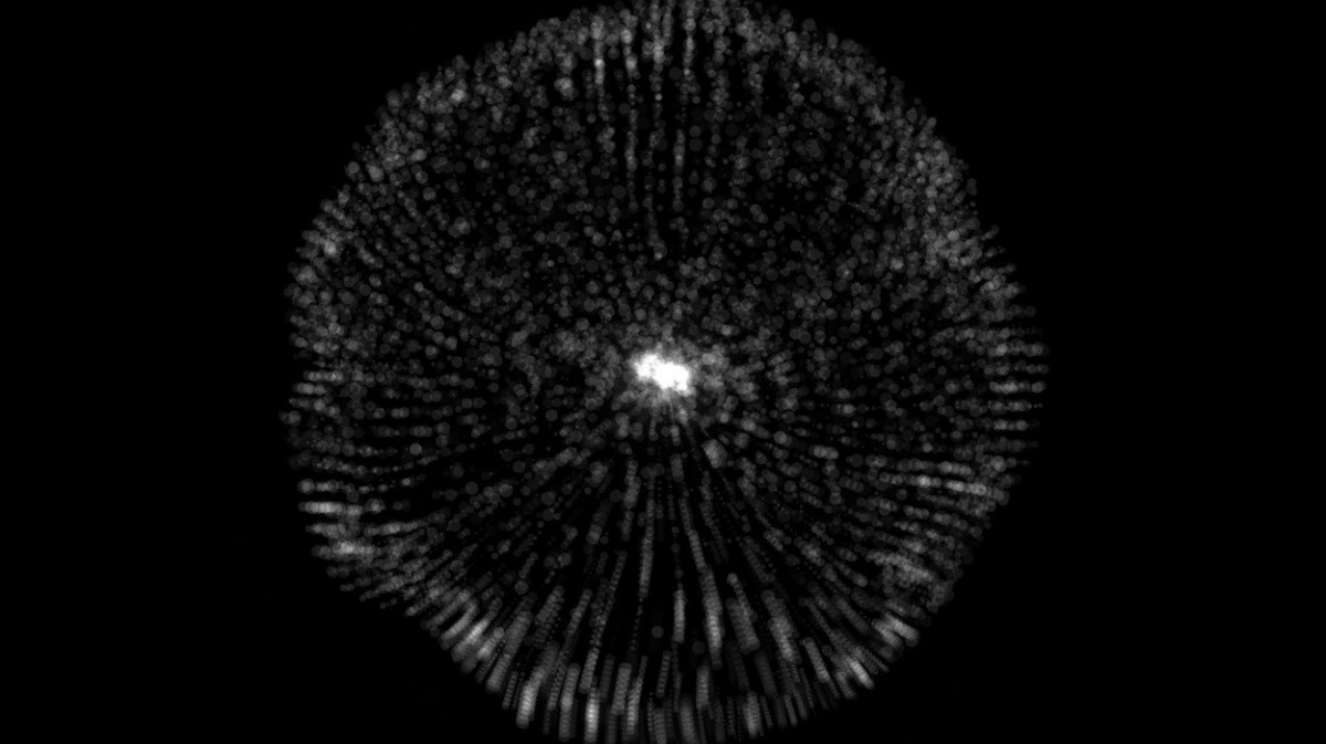 Vědci ve srážkovém urychlovači vytvořili kapičky hmoty z raného vesmíru