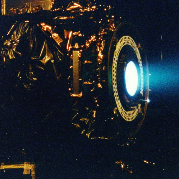 Iontové motory napájené jádrem by mohly dohnat mezihvězdnou Oumuamuu