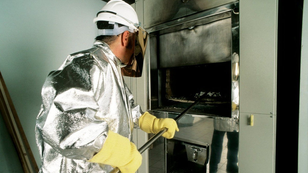 Tělo mrtvého muže zamořilo krematorium radiací