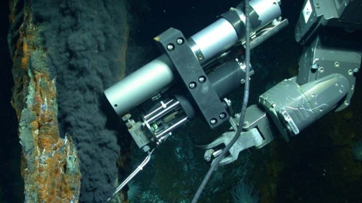 Záhadná nádrž metanu na dně oceánu vydává své tajemství