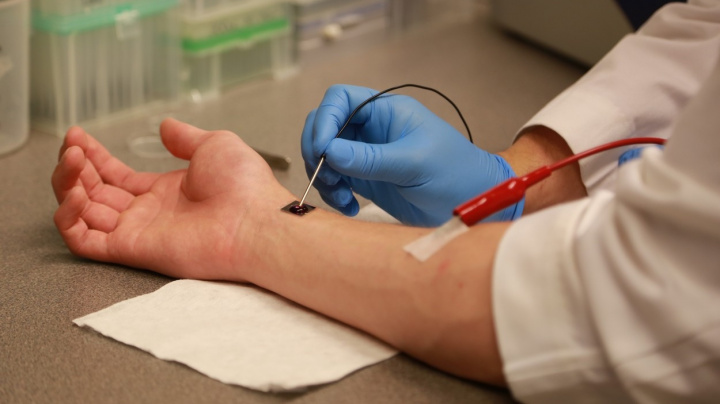 Technologie může léčit pouhým dotekem