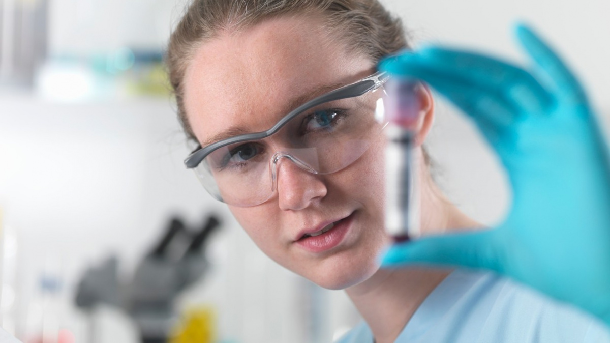 Starý trik proti novému viru: Pomůže sérum z krve vyléčených