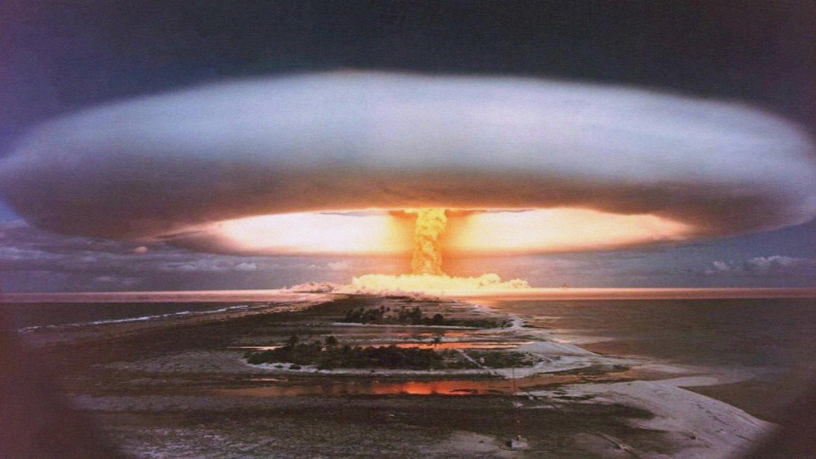 Výbuchy atomových bomb měnily počasí v Československu